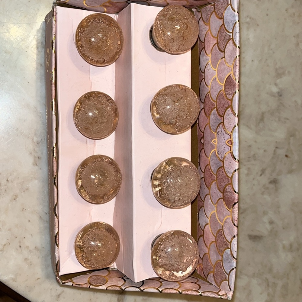 New. Casa Decor pink glass drawer pulls - Picture 4 of 4